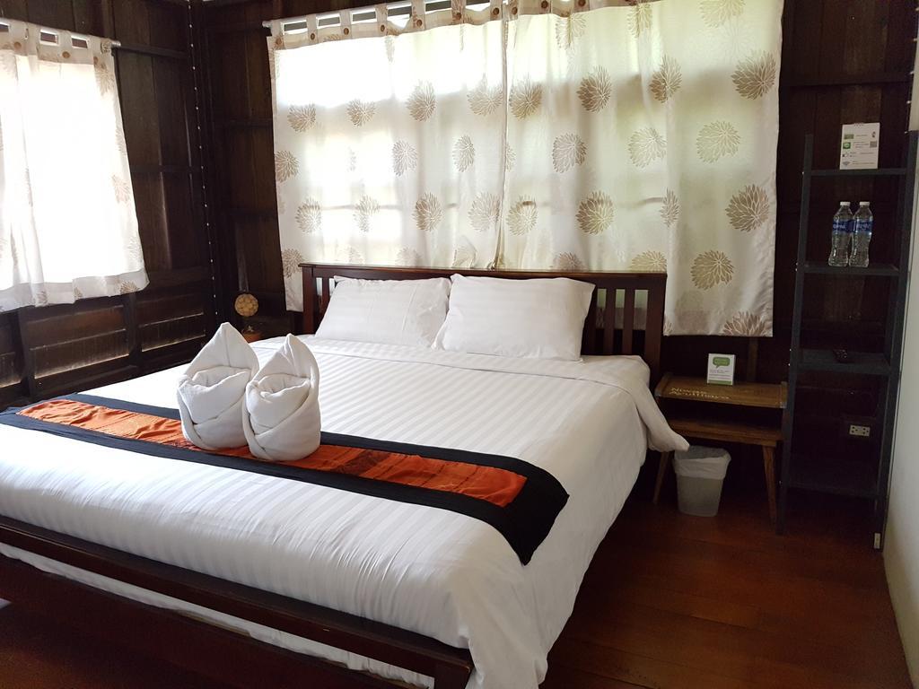 Niwas Ayutthaya Hotell Eksteriør bilde